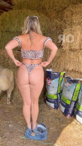Backyard Bikini Wife Nude Leaks OnlyFans Photo 68