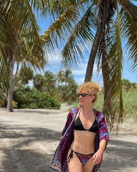 Açelya Topaloğlu Nude Leaks OnlyFans Photo 3