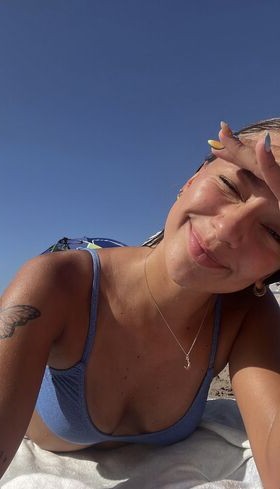 Abril Carnevalle Nude Leaks OnlyFans Photo 1