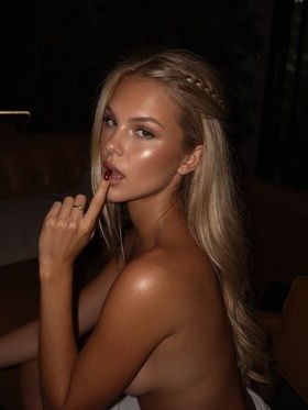 Charline Nude Leaks OnlyFans Photo 35