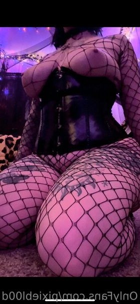 pixiebl00d Nude Leaks OnlyFans Photo 14
